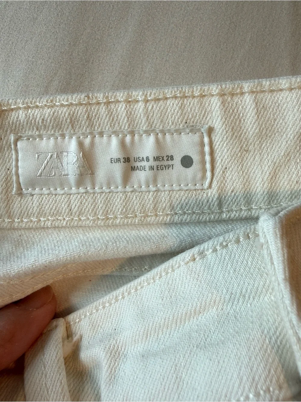 Zara Straight Leg Jeans in Cream